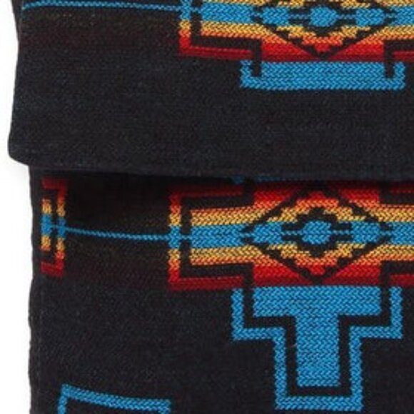 Flap Top Shoulder Bag - Southwest Style - Ethnic Inspired Design - Lightweight - Picture 4 of 9